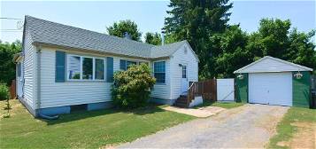 5 Towne St, Ware, MA 01082