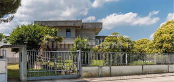 Terratetto unifamiliare via Monte Pasubio , 54, Centro, Mogliano Veneto