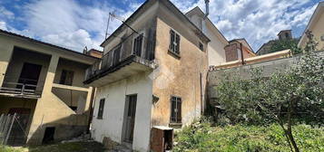 CASA SEMINDIPENDENTE A SANT'AMBROGIO SUL GARIGLIAN