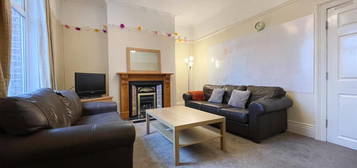 4 bed shared accommodation to rent