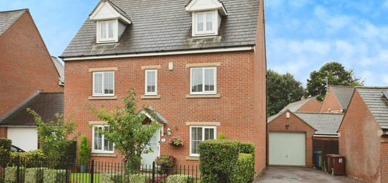 5 bed detached house for sale