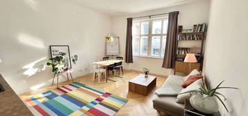 Komplett renovierte, helle Altbau-Wohnung mit Lift, in U4+U6-Nähe und großem Balkon/Terrasse zu kaufen