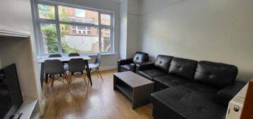 5 bed shared accommodation to rent