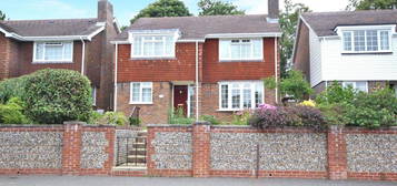 5 bed detached house to rent