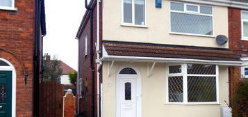 3 bedroom semi-detached house to rent