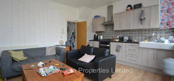 4 bedroom terraced house to rent