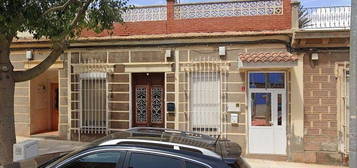 Casa en Barrio de Peral, Cartagena