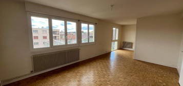 APPARTEMENT T2 BIS A LOUER A LE COTEAU