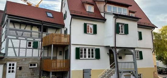 Geschmackvolle 3-Raum-Wohnung in Lauffen am Neckar in saniertem denkmalgeschützten Haus (17. JH)