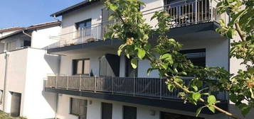 2 Zimmer Mietwohnung in 6-Fam. Haus / 1. Stock mit Balkon