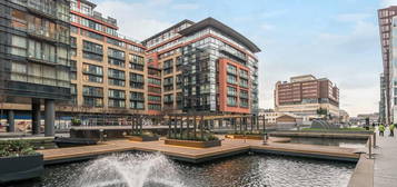 Flat to rent in Merchant Square, Paddington Basin W2