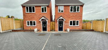 2 bed detached house to rent