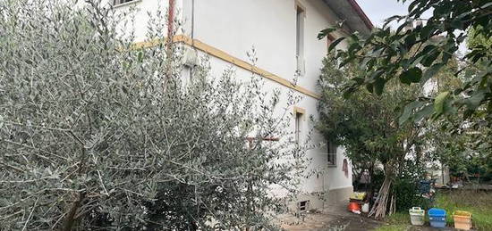 Villa bifamiliare, buono stato, 230 m², Musicisti, Forlì