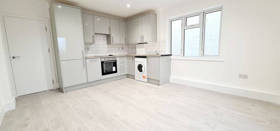 3 bed flat to rent