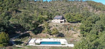 Villa in vendita in strada Provinciale di Castel Rigone