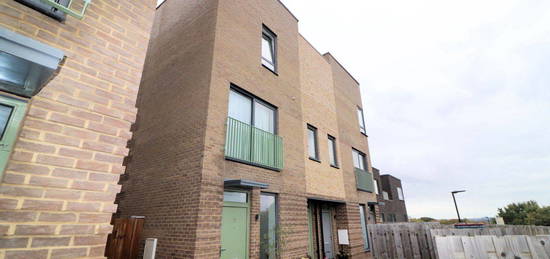 2 bed maisonette for sale