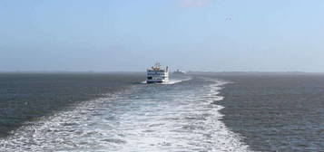 WYK/FÖHR - NÄHE STRANDPROMENADE - HÄUSERENSEMBLE MIT 11 WOHNEINH. , 1 LADENLOKAL + 2 GRG.