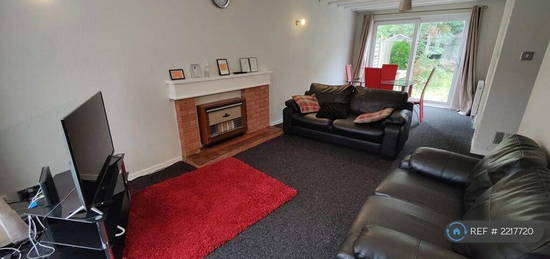 3 bedroom semi-detached house