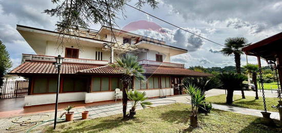 Villa in vendita in strada Provinciale 235