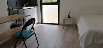 Studio 450 euros neuf entièrement meublé 17m2 à LOUER Angers