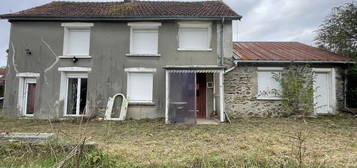 SAVIGNY; entre Coutances et St Lo : maison 2 CH à finir de rénover