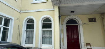 Flat to rent in Croft Road, Torquay TQ2