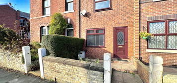 4 bedroom end of terrace house for sale