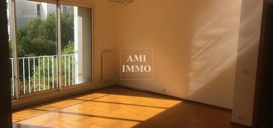 Appartement  à louer, 4 pièces, 3 chambres, 72 m²