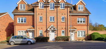 Flat for sale in Carina Drive, Wokingham RG40