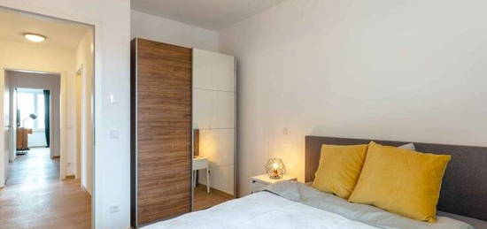 Modernes Zimmer in Co-Living-Apartment in Berlin