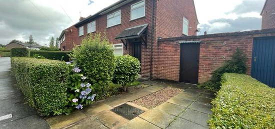 3 bedroom semi-detached house to rent