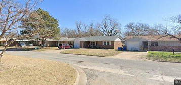 706 Quapaw Dr, Enid, OK 73701