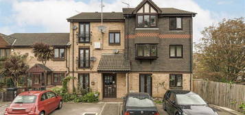 Flat for sale in Woodrush Close, London SE14