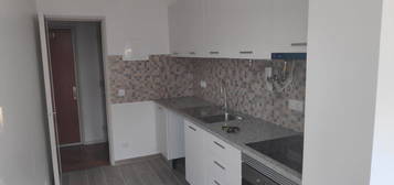 Arrendamento de Apartamento T3 ,   N379, 4 a