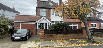 4 bed detached house for sale