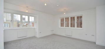 2 bedroom ground floor flat for sale