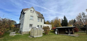 1282 - 1-2 Familienhaus mit Garten und Garage in Stammbach