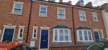 6 bedroom terraced house