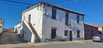 Casa adosada en venta en Calle la Virgen, Labajos