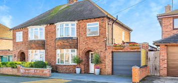 3 bed semi-detached house for sale