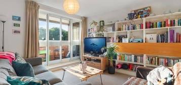 Flat to rent in Salcombe Lodge, Lissenden Gardens, London NW5