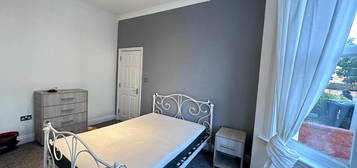 7 bed shared accommodation to rent