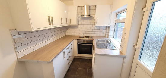 2 bed terraced house to rent