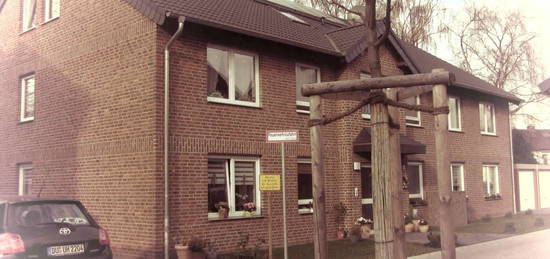 schöne 3 1/2 Zim. Neubauwohn.mit Garten,  Privatstr., Am Rheindeich in Du-Beeckerwerth