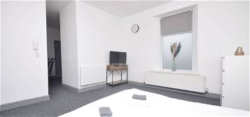Room to rent in York Place, Newport NP20