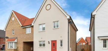 3 bedroom link detached house for sale