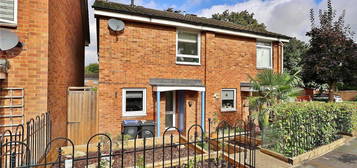 3 bed semi-detached house to rent