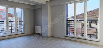 **FIRSAT** MARMARACIK ÇARŞI MERKEZDE ARAKAT 2+1 SIFIR LÜKS DAİRE