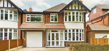 5 bedroom detached house