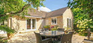 4 bedroom detached bungalow for sale